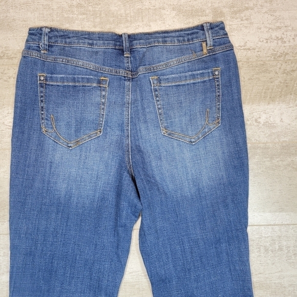 INC Straight Leg Cropped Distressed Jeans Size 12 - Picture 8 of 9
